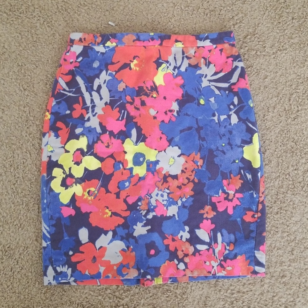 Loft pencil skirt